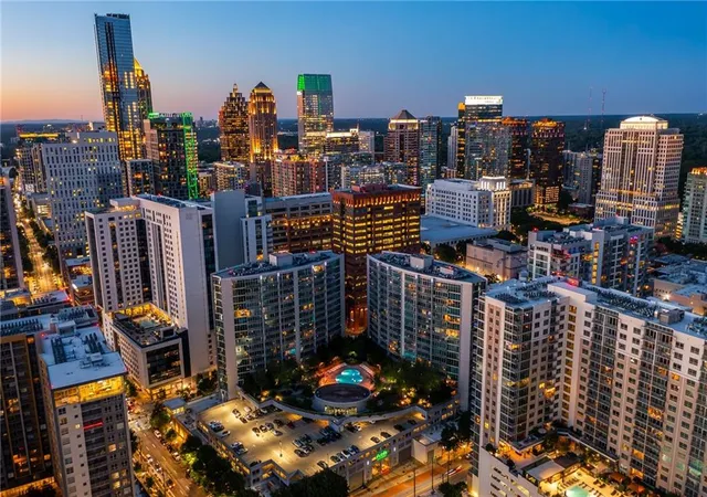 Listing Photo 2 - Condo for sale in building located at 950 W Peachtree St Nw, Atlanta, GA 30309 - Unit #2003