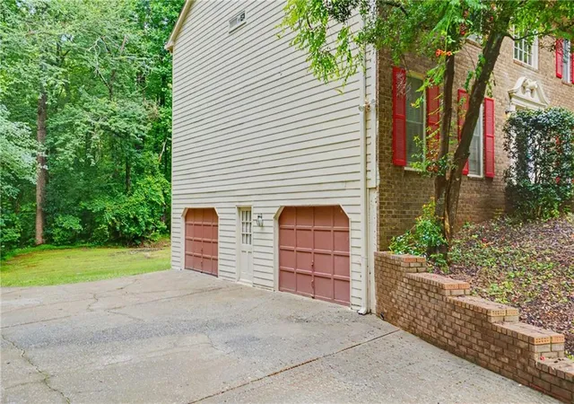 Photo 3 of Single family home for sale at 140 Millwood Ln, Fayetteville, GA 30214 | MLS# 7777658 | Listing updated on 2026-09-13