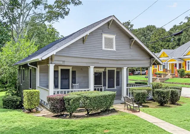 2nd image of 1070 Forest Ave, Stone Mountain, GA 30083 | MLS# 7812595