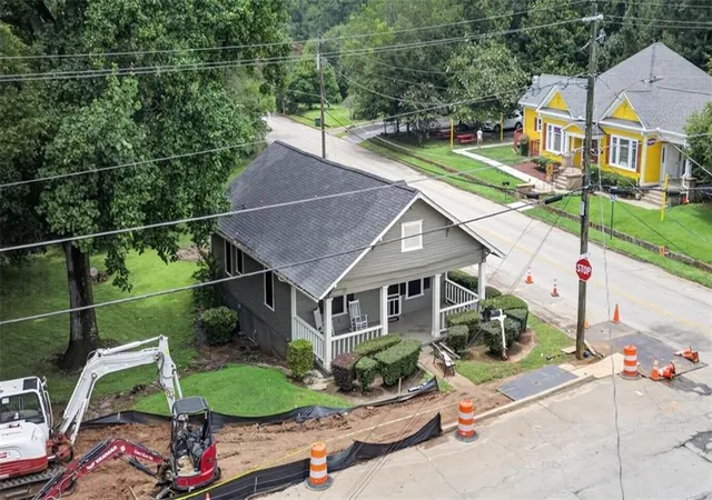 4th image of 1070 Forest Ave, Stone Mountain, GA 30083 | MLS# 7812595