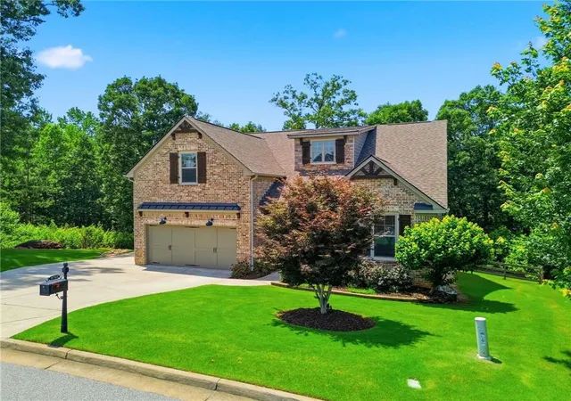 Homes for sale in Cumming, GA | 5740 Winding Lakes Dr, Cumming, GA 30028 | MLS# 7792560