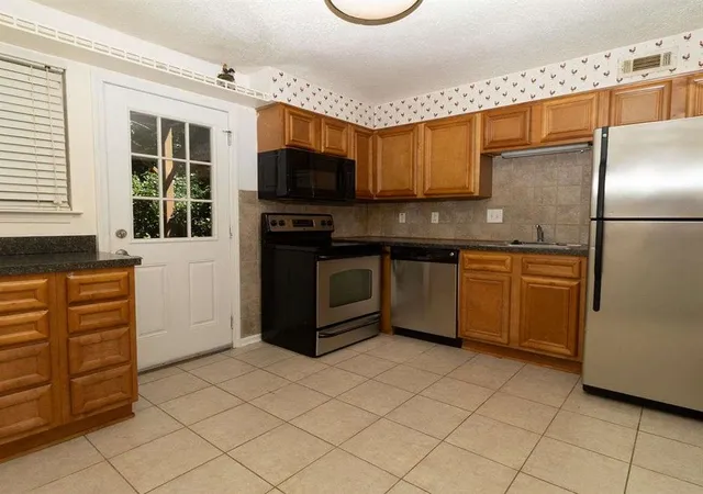 Photo 4 of Condo for sale at 195 Sycamore Dr #B14, Athens, GA 30606 | MLS# 7824004 | Listing updated on 2026-08-20