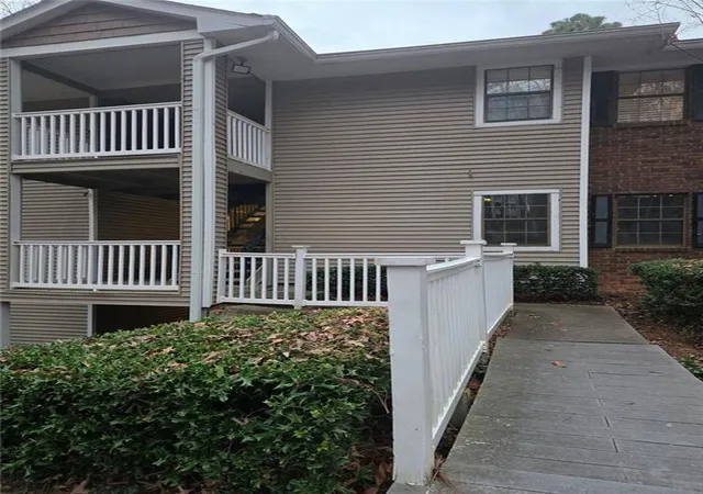 29th image of 301 Barrington Hills Dr, Sandy Springs, GA 30350 | MLS# 7797797