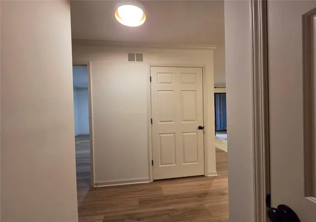 4th image of 301 Barrington Hills Dr, Sandy Springs, GA 30350 | MLS# 7797797