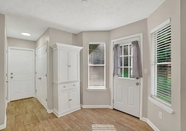 Photo 4 of Sale Pending at 5515 Forest Downs Cir, Atlanta, GA 30349 | MLS# 7786107 | Listing updated on 2026-09-28