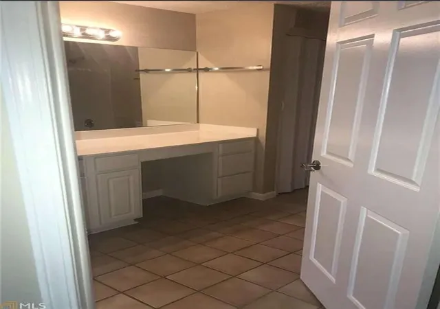 2nd image of 4241 Parkview Ct, Stone Mountain, GA 30083