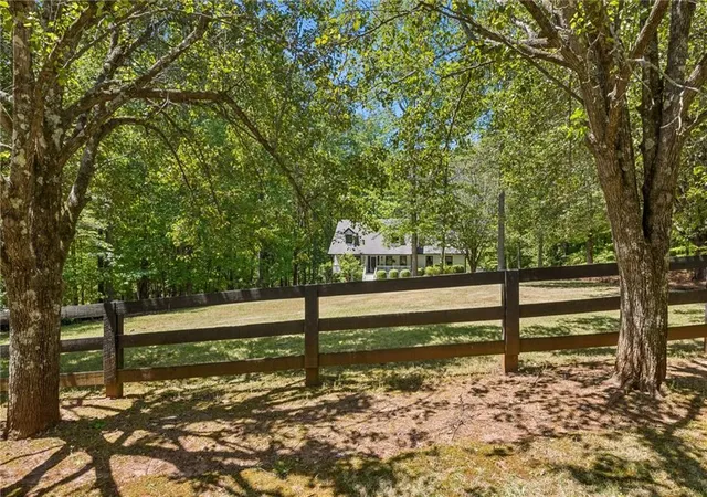 Photo 2 of Sale Pending at 6315 Valley Strm Dr, Cumming, GA 30040 | MLS# 7763811 | Listing updated on 2026-08-11