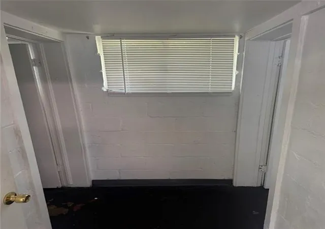 Photo 4 of Sale Pending at 985 Oakland Dr SW, Atlanta, GA 30310 | MLS# 7804300 | Listing updated on 2026-08-25