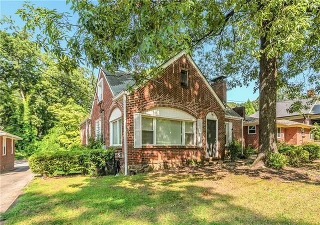 2nd image of 1807 Sylvan Rd Sw, Atlanta, GA 30310 | MLS# 7635209