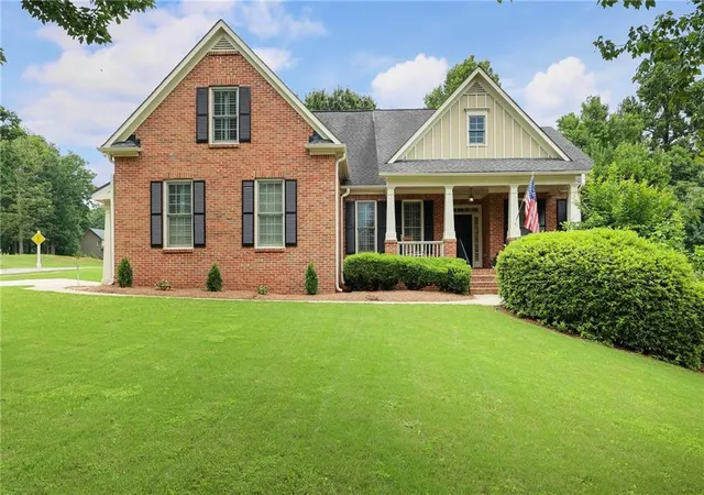 Photo 1 of Single family home for sale at 6910 Hampton Crk Dr, Cumming, GA 30041 | MLS# 7775561 | Listing updated on 2026-10-05