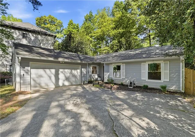Homes for sale in Marietta, GA | 2645 Indian Lake Dr, Marietta, GA 30062 | MLS# 7754606