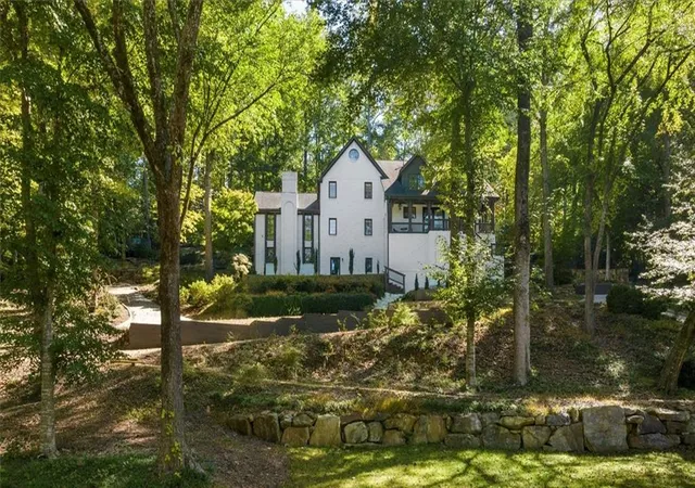 Photo 4 of Single family home for sale at 6305 River Chase Cir, Sandy Springs, GA 30328 | MLS# 7809375 | Listing updated on 2026-10-07
