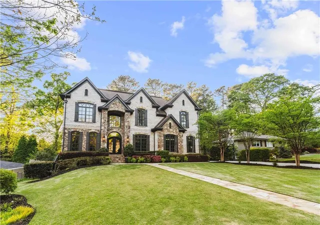 2nd image of 1686 Montcliff Ct, Decatur, GA 30033 | MLS# 7824680