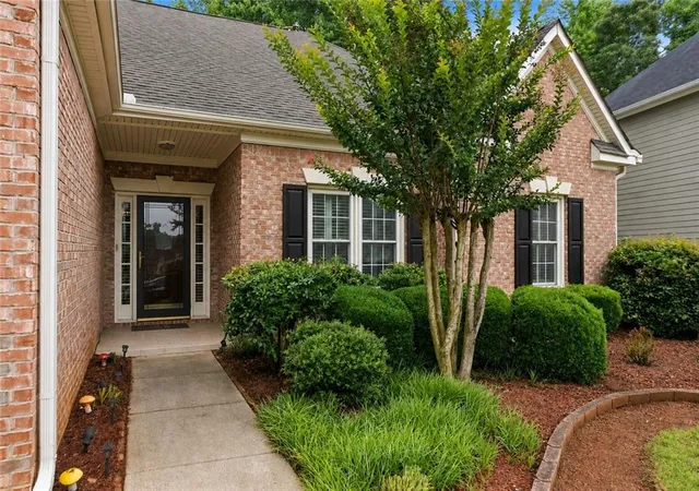 2nd image of 3923 Concord Walk Dr Se, Smyrna, GA 30082 | MLS# 7790400