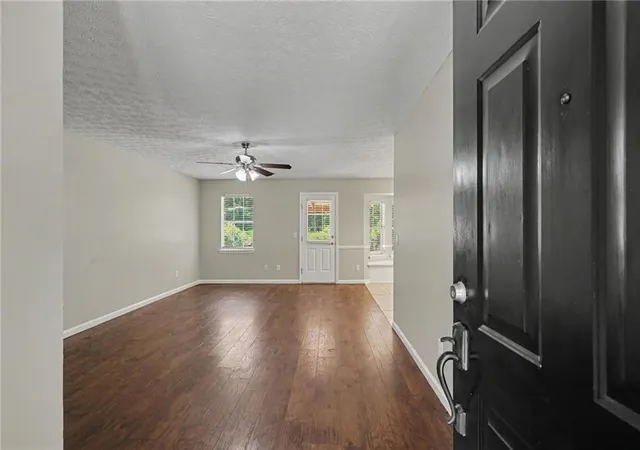 4th image of 560 E Country Woods Dr, Covington, GA 30016 | MLS# 7805689