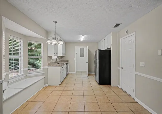 5th image of 560 E Country Woods Dr, Covington, GA 30016 | MLS# 7805689