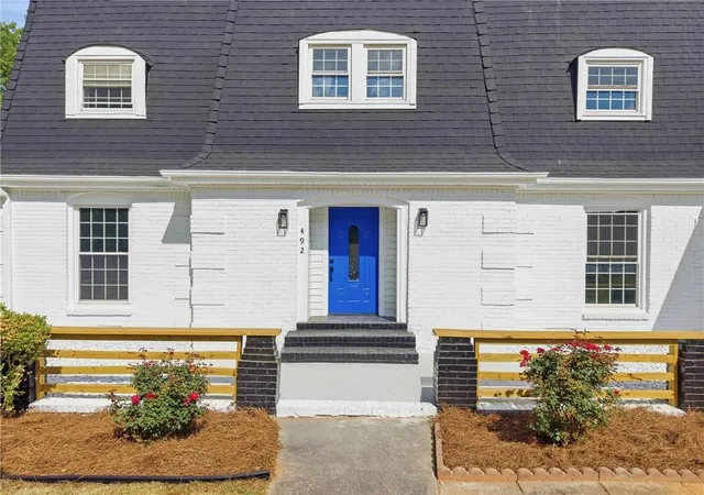 Photo 3 of Single family home for sale at 492 S Susan Crk Dr, Stone Mountain, GA 30083 | MLS# 7817458 | Listing updated on 2026-09-06