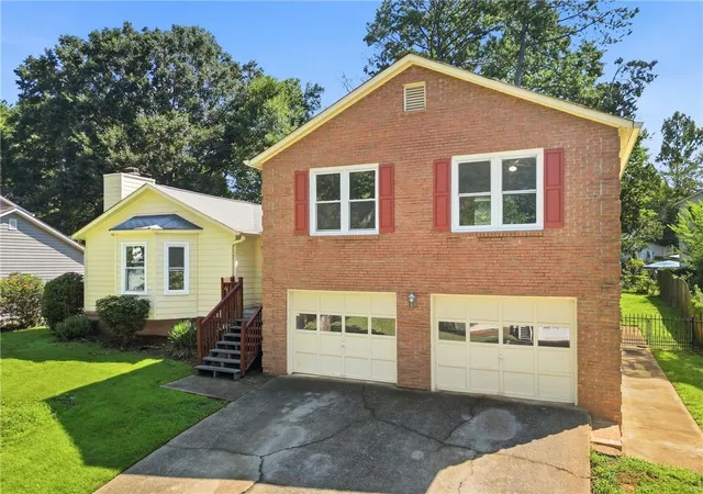 Photo 2 of Single family home for sale at 440 Hunters Cvs Ct, Lawrenceville, GA 30044 | MLS# 7820161 | Listing updated on 2026-08-24
