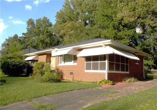 Photo 4 of Sale Pending at 938 Gresham Ave SE, Atlanta, GA 30316 | MLS# 7789910 | Listing updated on 2026-10-19