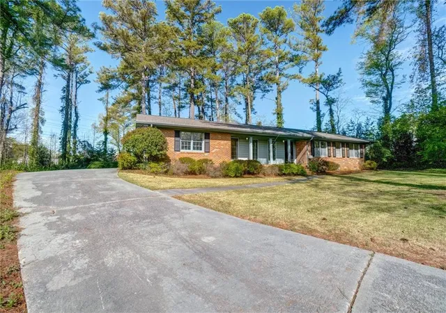 3rd image of 797 Kiowa Dr Ne, Marietta, GA 30060 | MLS# 7730947