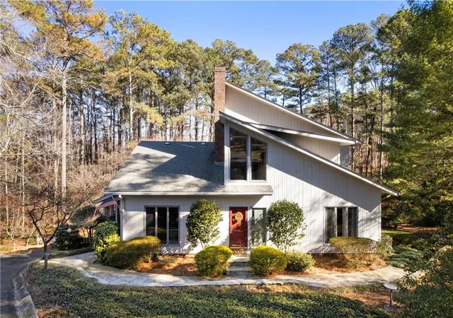Single Family Residence at 31 Coventry Dr SE, Rome, GA 30161 | MLS# 7710350 | | Sold on 2026-03-27