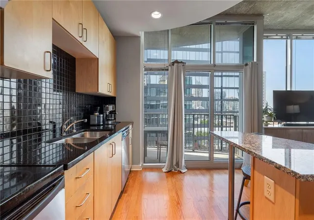 5th image of 923 Peachtree St Ne #1827, Atlanta, GA 30309 | MLS# 7753086