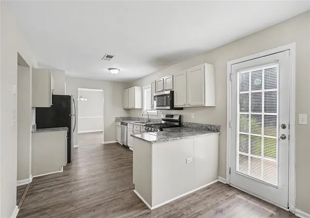 Photo 4 of Single family home for sale at 2909 Crabapple Cir SE, Conyers, GA 30013 | MLS# 7790760 | Listing updated on 2026-10-08