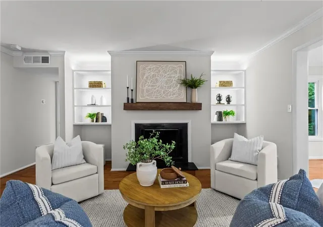 Listing Photo 4 - Condo for sale in building located at 1014 Smt N Dr NE, Atlanta, GA 30324 - Unit #1014