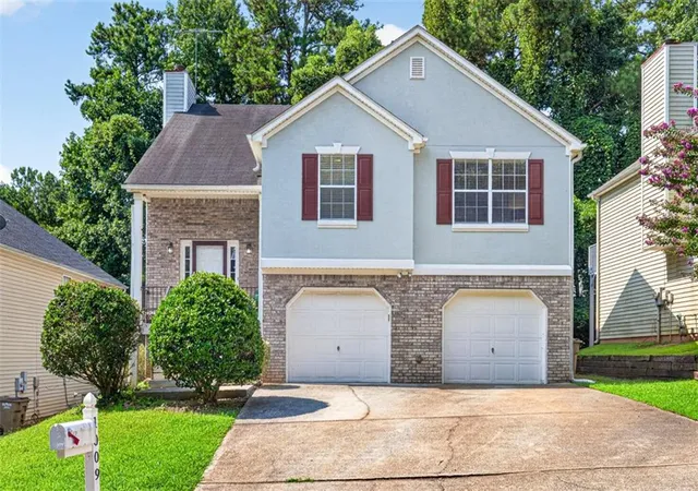 Photo 3 of Single family home for sale at 1009 Crst Ridge Pl Sw, Marietta, GA 30060 | MLS# 7812267 | Listing updated on 2026-09-17
