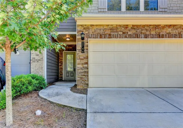 Photo 3 of Sale Pending at 2744 Shetley Crk Dr, Norcross, GA 30071 | MLS# 7761965 | Listing updated on 2026-09-19