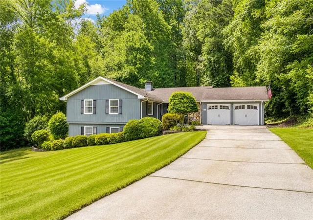 Photo 1 of Sale Pending at 1054 Fairfield Dr Ne, Marietta, GA 30068 | MLS# 7811976 | Listing updated on 2026-08-26