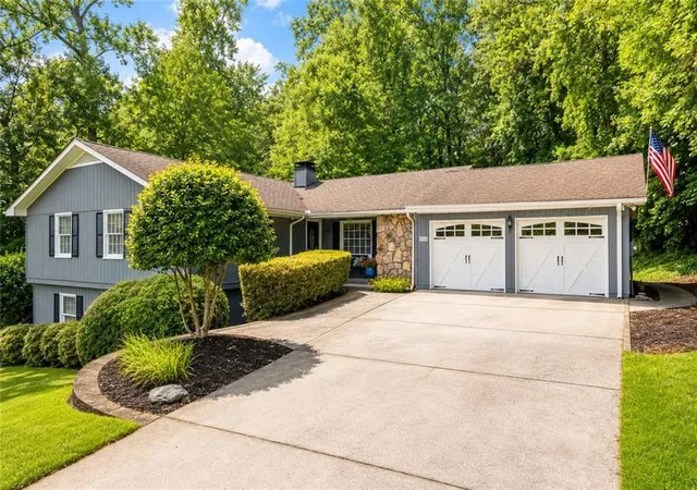 Photo 3 of Sale Pending at 1054 Fairfield Dr Ne, Marietta, GA 30068 | MLS# 7811976 | Listing updated on 2026-08-26