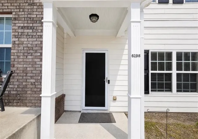 Photo 2 of Townhouse for sale at 6198 Shls Loop, Union City, GA 30291 | MLS# 7780351 | Listing updated on 2026-06-02
