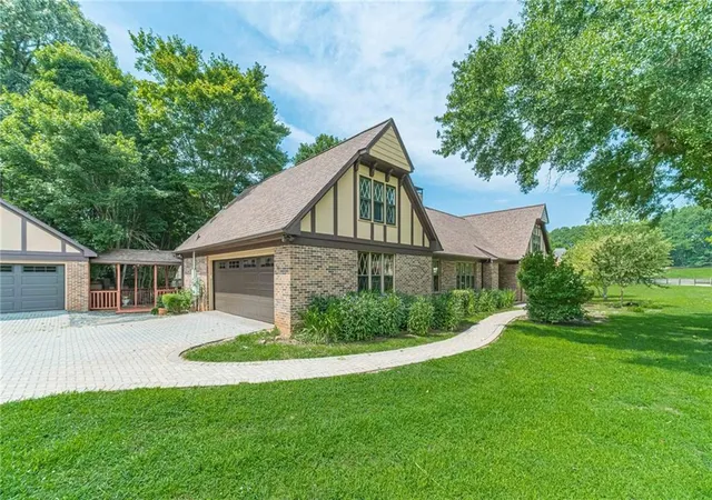 Photo 1 of Single family home for sale at 186 Kingston Rd, Colbert, GA 30628 | MLS# 7816475 | Listing updated on 2026-10-22