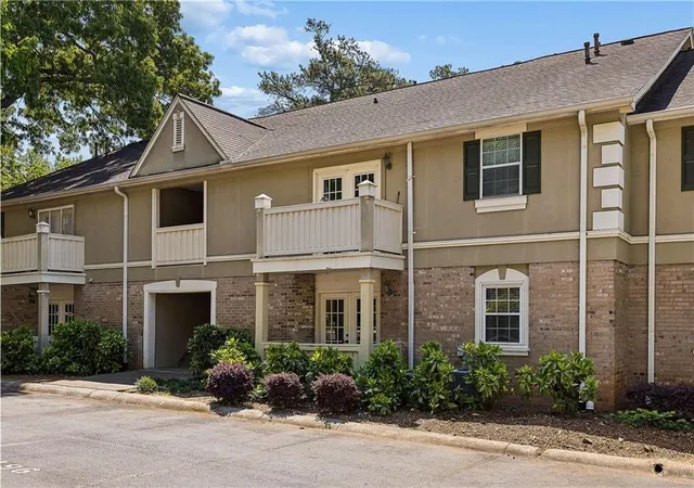 Photo 2 of Condo for sale at 6900 Roswell Rd #Q6, Sandy Springs, GA 30328 | MLS# 7761691 | Listing updated on 2026-09-04