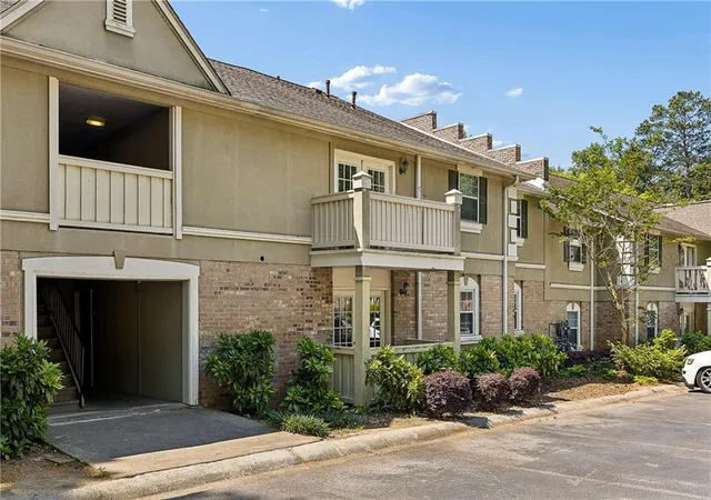 Photo 3 of Condo for sale at 6900 Roswell Rd #Q6, Sandy Springs, GA 30328 | MLS# 7761691 | Listing updated on 2026-09-04