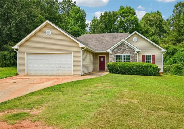 Photo 2 of Single family home for sale at 70 Shenandoah Ln, Covington, GA 30016 | MLS# 7798043 | Listing updated on 2026-08-06