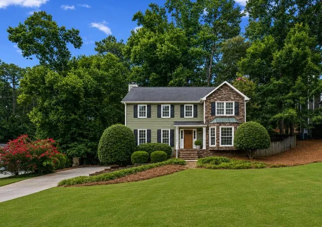 Photo 3 of Sale Pending at 3385 New Heritage Dr, Johns Creek, GA 30022 | MLS# 7809285 | Listing updated on 2026-10-19