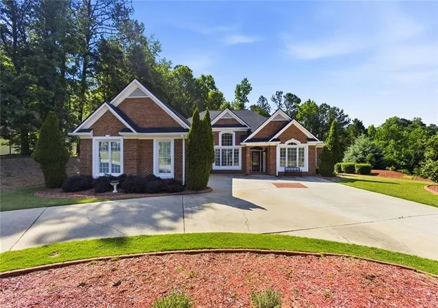 2nd image of 1000 Laddington Ln, Peachtree City, GA 30269 | MLS# 7777647