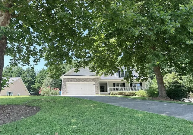 Photo 3 of Single family home for sale at 928 Mulberry Flds Cvs, Auburn, GA 30011 | MLS# 7818221 | Listing updated on 2026-08-10