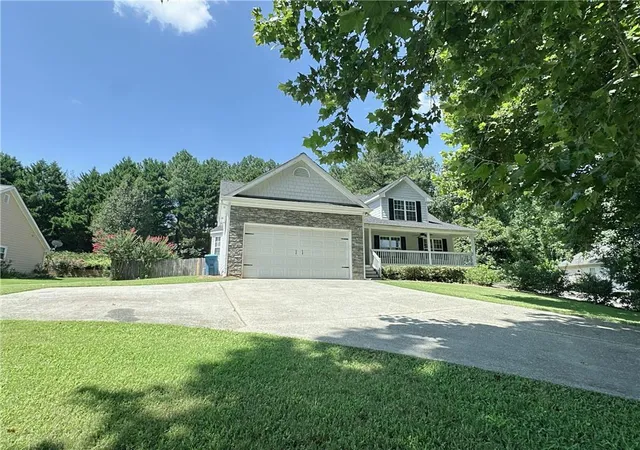 Photo 4 of Single family home for sale at 928 Mulberry Flds Cvs, Auburn, GA 30011 | MLS# 7818221 | Listing updated on 2026-08-10