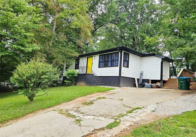 Photo 1 of Single family home for sale at 2096 Venesa Cir, Austell, GA 30168 | MLS# 7818087 | Listing updated on 2026-08-20