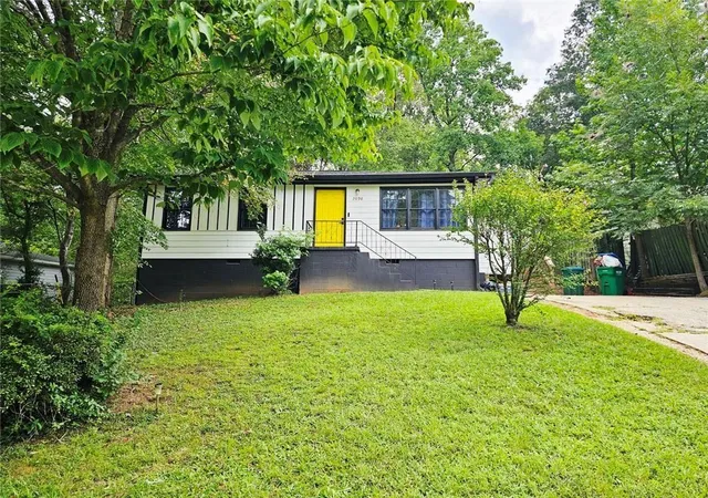 Photo 2 of Single family home for sale at 2096 Venesa Cir, Austell, GA 30168 | MLS# 7818087 | Listing updated on 2026-08-20