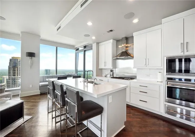 3rd image of 3344 Peachtree Rd Ne #3902, Atlanta, GA 30326 | MLS# 7716482