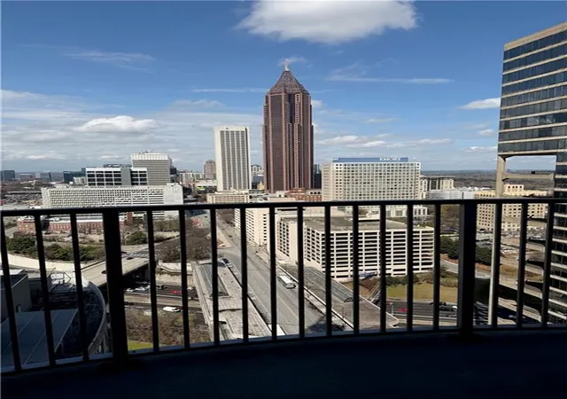 3rd image of 400 W Peachtree St Nw #2413, Atlanta, GA 30308 | MLS# 7731405