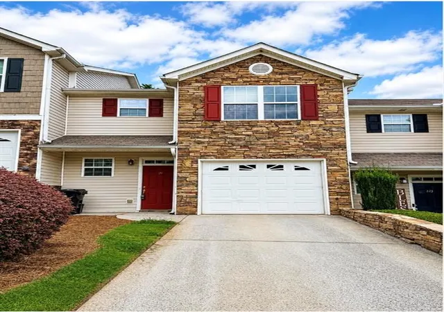 Photo 2 of Sale Pending at 121 Linton Dr, Acworth, GA 30102 | MLS# 7811814 | Listing updated on 2026-08-27