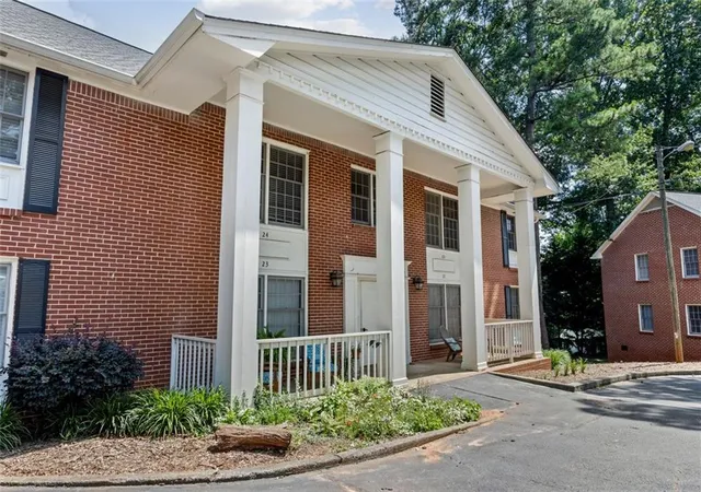 Photo 3 of Condo for sale at 135 E Hill St #22, Decatur, GA 30030 | MLS# 7591838 | Listing updated on 2026-06-09