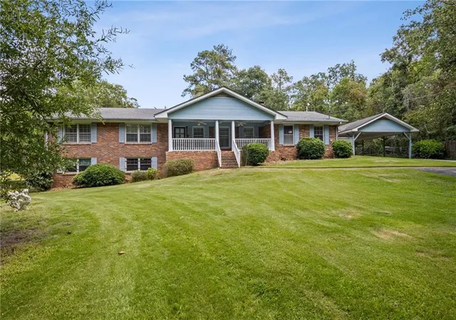 Photo 3 of Sale Pending at 2761 Valleydale Dr Nw, Conyers, GA 30012 | MLS# 7823040 | Listing updated on 2026-08-28