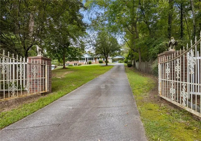 Photo 3 of Sale Pending at 2761 Valleydale Dr NW, Conyers, GA 30012 | MLS# 7823040 | Listing updated on 2026-08-28