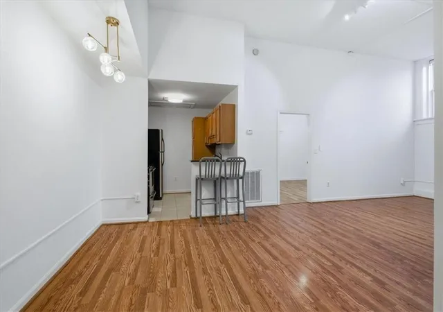 Listing Photo 4 - Condo for sale in building located at 1031 State St Nw, Atlanta, GA 30318 - Unit #106
